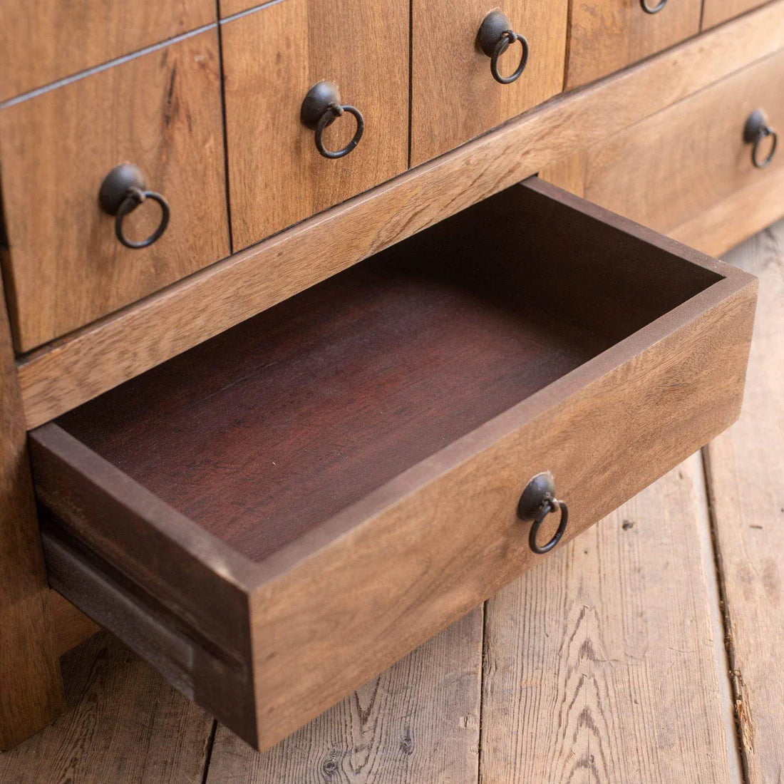 Greta Cabinet