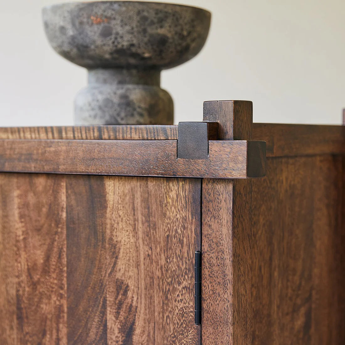 Pandora Cabinet