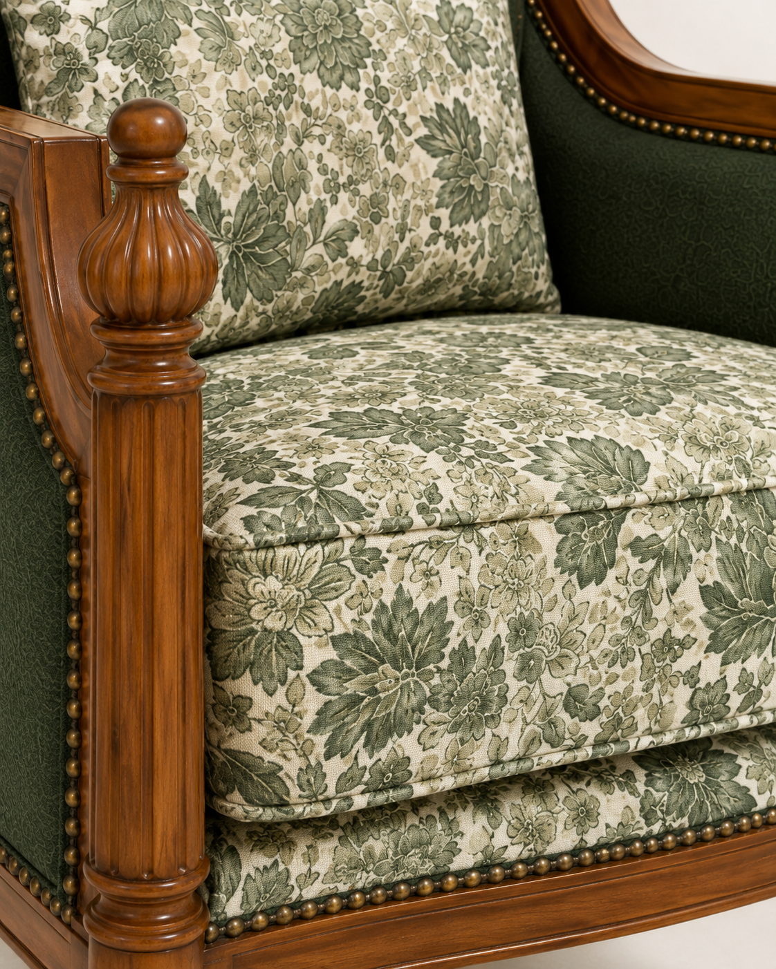 Traditional Floral Upholstered Accent Lounge Chair